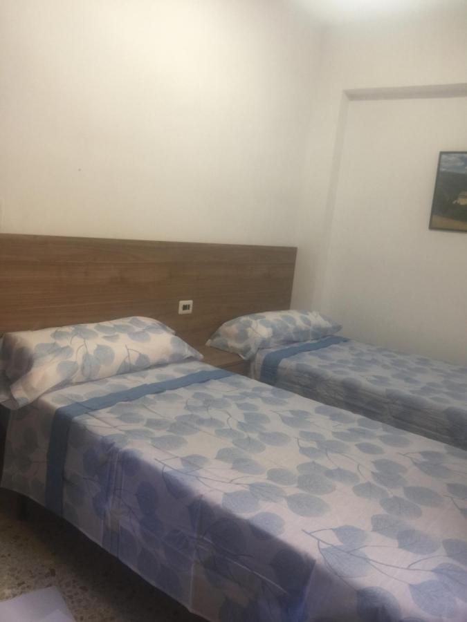 Piles - Apartment - Sleeps 7 - Parking - Seafront Bagian luar foto