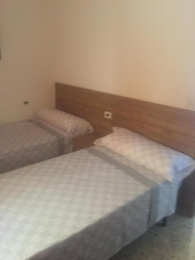 Piles - Apartment - Sleeps 7 - Parking - Seafront Bagian luar foto